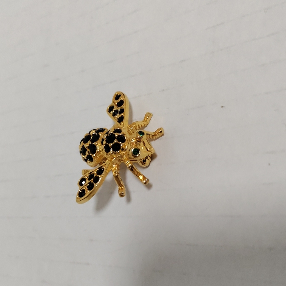 Joan River bumble bee broach pin gold tone with black and green rhinestone